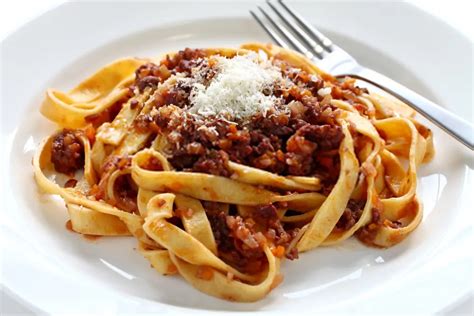 Tagliatelle Al Ragù Bolognese Recipe | PizzaCappuccino