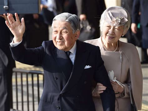 Japanese Emperor Performs Sacred Ritual Before Abdication