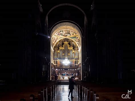 Road-trip Pyrénées N260 : intérieur de la cathédrale San Pedro de Jaca pendant les répétitions d ...