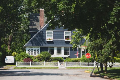 Larchmont, New York Neighborhood Guide | Compass