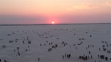 Sunset at the Great Rann of Kutch Gujarat [5984x3366] [OC] http://ift.tt/2EiO5dJ Earth Lover ...