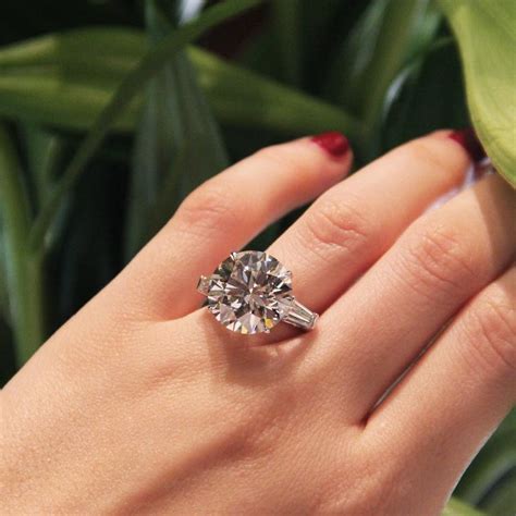 The biggest diamond engagement rings on Bond Street | The Jewellery Editor