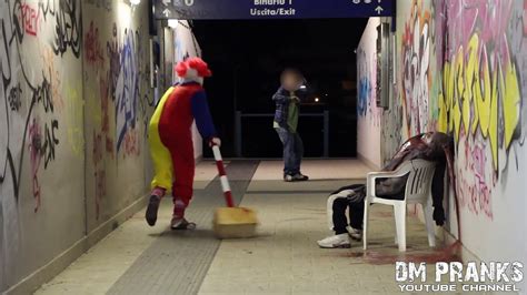 Killer Clown Prank Gif