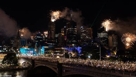 EXCLUSIVE: Terrifying crowd crush at Sydney fireworks - Big World Tale