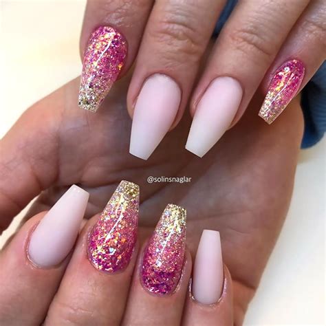 Chic Pink And Gold Nails Designs | NailDesignsJournal.com