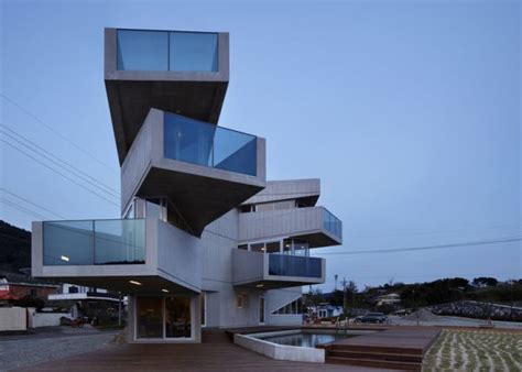 20 Beautiful And Modern Cantilevered Buildings From All Over The World