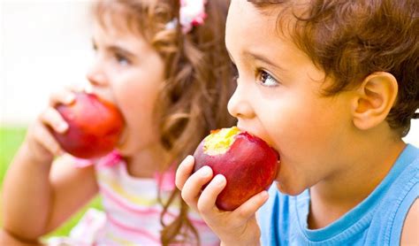 12 trucos para que tus hijos coman fruta de temporada