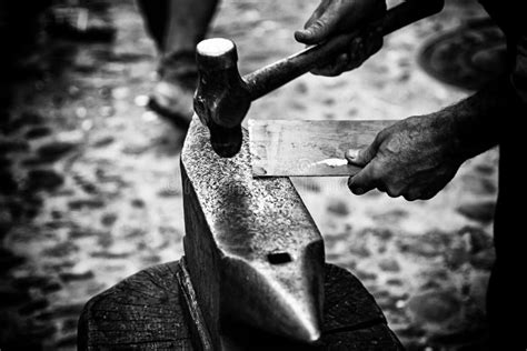 Old Hammer and Anvil in a Forge Stock Image - Image of craft, rusty: 130580787