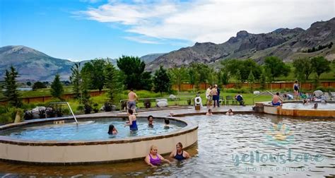 Yellowstone Hot Springs - Natural Hot Spring In Gardiner Montana