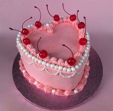 Pin by Fiii on jus the london life | Pretty birthday cakes, Cute cakes ...