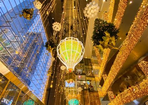 Hudson Yards' Dazzling, Extravagant Decor Is Back For The Holidays ...