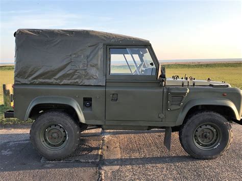 Landrover Defender: LAND ROVER WOLF DEFENDER 90 SOFT TOP