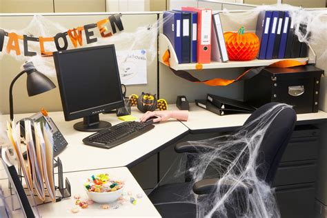 How To Decorate Office Desk For Halloween - Dingle Audinity