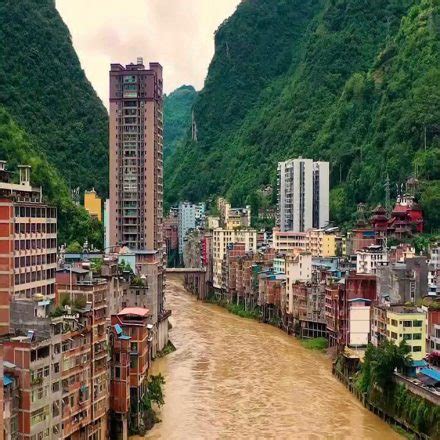 Yanjin: World's Narrowest City Stretching along a River | themindcircle