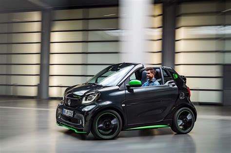 SMART fortwo Cabrio Electric Drive Specs & Photos - 2016, 2017, 2018, 2019, 2020, 2021, 2022 ...