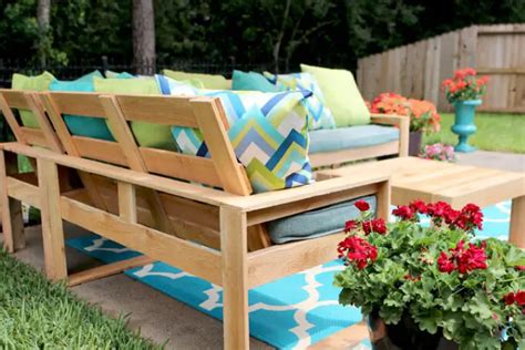 DIY Outdoor Sofa Plans – 10 Outdoor Couches You Can Build For Your Deck and Patio – Yard and Garage