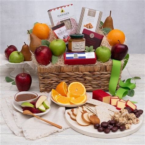 Thanksgiving Gift Basket of Fruit | Kudosz Gift Baskets