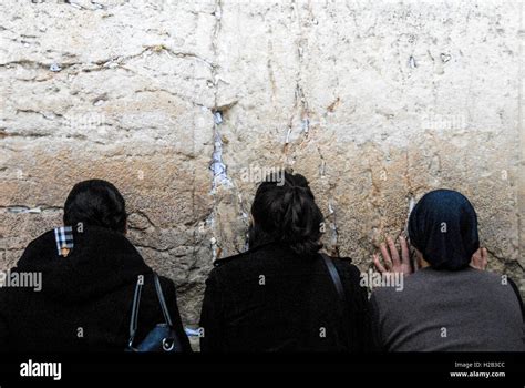 Prayers and notes at the Western Wall, Jerusalem, Israel Stock Photo - Alamy