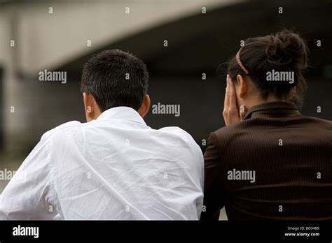 A couple on Thames Path on London Stock Photo - Alamy