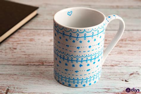 DIY Painted Ceramic Mug: Express Your Creativity in 5 Easy Steps