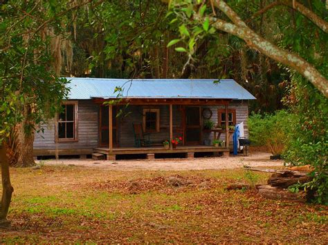 Old Florida Cracker House Photograph by Judy Waller