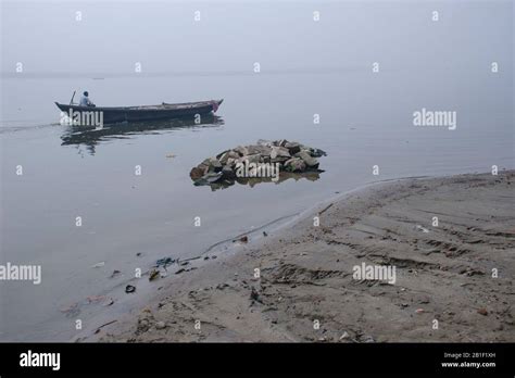 ganga river at varanasi Stock Photo - Alamy