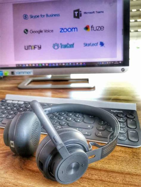 Review Logitech Zone Wireless Active Noise Cancellation Headset ...