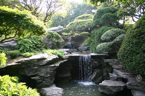 peartreedesigns: Japanese garden wallpapers new