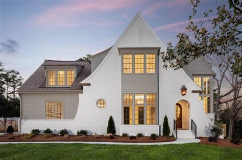 This modern dream house in North Carolina offers fabulous curb appeal