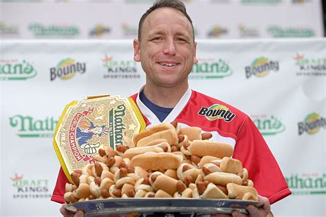 Michelle Lesco crowned new Nathan's Hot Dog Eating champion