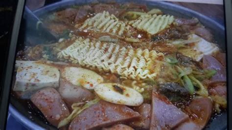 UIJEONGBU BUDAEJJIGAE, Seoul - 29-16 Gwanhun-dong Jongno-gu - Restaurant Reviews, Photos & Phone ...