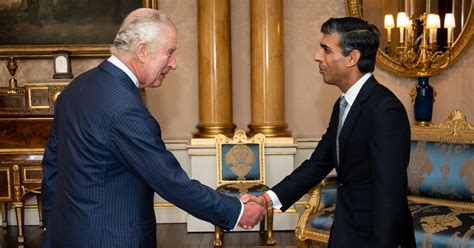 Rishi Sunak becomes British prime minister after meeting with King ...