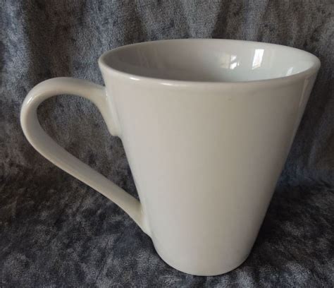 [Hot Item] V Shape Porcelain Milk and Coffee Mug | Mugs, Coffee mugs, Coffee cups and saucers