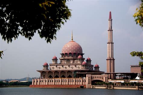 Masjid Putra, Putrajaya – Islamic Tourism Centre of Malaysia | ITC