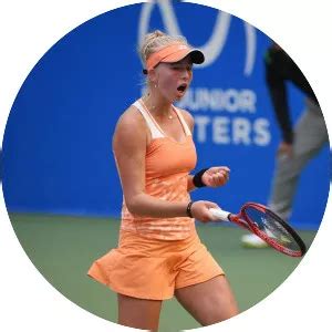 Clara Tauson - Danish tennis player - Whois - xwhos.com