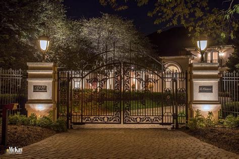 Driveway Gate Landscaping Ideas ~ Cinder Block Fence | misnarehal.github.io