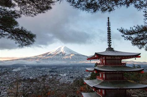 Volcanoes in Japan: The Top 4 Most Beautiful Volcanic Destinations