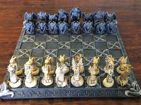 Dragon chess set - Catawiki