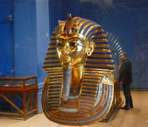 King Tutankhamun's Golden Mask, Egyptian Museum, Cairo, Egypt | Early ...