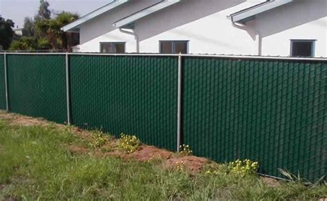 Chain Link Fence Wing Privacy Slats Provide Privacy As a Wall