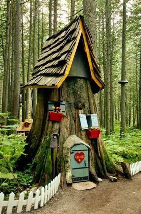 Pin by vesna vasiljević on Beautiful... | Fairy tree houses, Fairy houses, Fairy garden