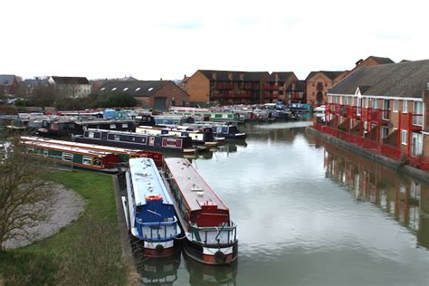 Hilperton Marina | Canal boat holidays in Wiltshire