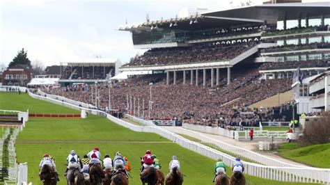 Cheltenham Festival attracts crowd of 60K on Day 1 despite coronavirus - ESPN