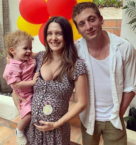 Shameless ' Jeremy Allen White, Wife Addison Timlin Welcome Daughter ...