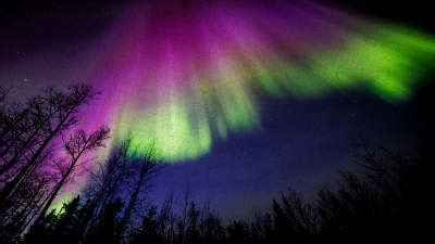 This time-lapse of Northern Lights will remind you of Earth’s beauty ...