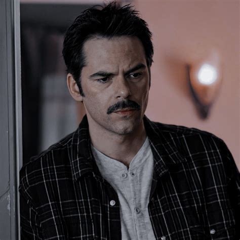 charlie from twilight [icon] | Charlie swan, Twilight new moon, Twilight