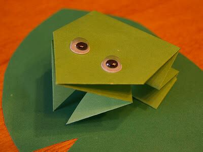 How To Make a Origami Paper Jumping Frog - K4 Craft