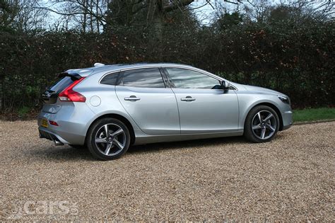 2016 Volvo V40 D2 R-Design Lux Nav Review Photos | Cars UK