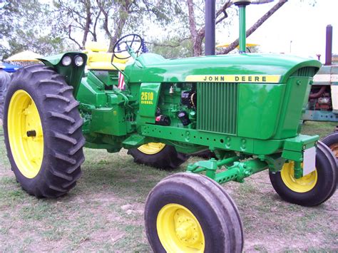 John Deere 2510: Specs, Engine, Transmission, Dimensions