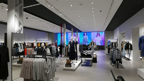 Tales from Retail - Omnichannel Shopping - Touch Screen Displays ...